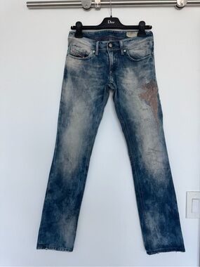 Diesel Lowky Low Rise Straight Jeans W25 L30 Distressed Star Denim Y2K Aesthetic